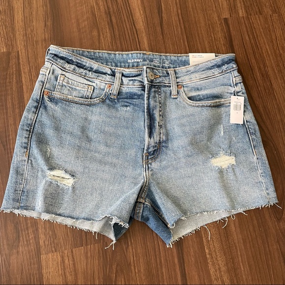 NWT Old Navy High-Waisted O.G. Straight Ripped
Cut-Off Jean Shorts 3” inseam - Picture 5 of 15